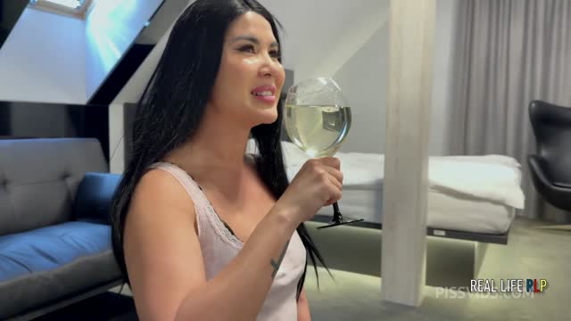 Real Life Porno 71: PUK3 Love Lady Dee - Rimming, Piss Drinking And Hard Sex.