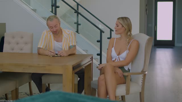 Babysitter Savvy Suxxx Does Dads