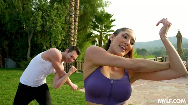 200 Squat Challenge — MILF & Mature scene by Mylfed